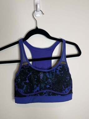 Lululemon Sweaty or Not Bra size 6 purple